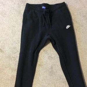 Size: L Classic fit Nike Sweatpants